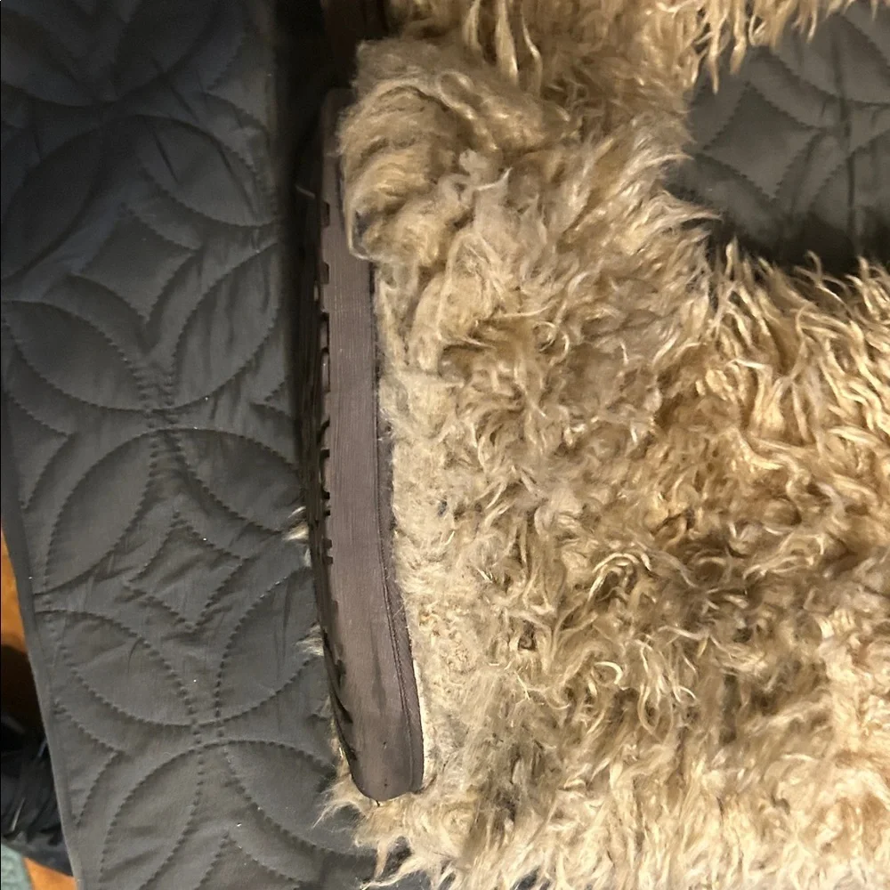 Fuzzy Tan above the knees knee High Boots. Fur furry. Size 9. Fleece lined shoes - Picture 9 of 16